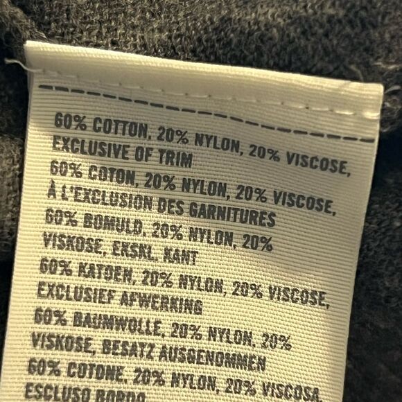 Gorgeous Abercrombie & Fitch size medium cardigan with floral accent - Picture 8 of 8